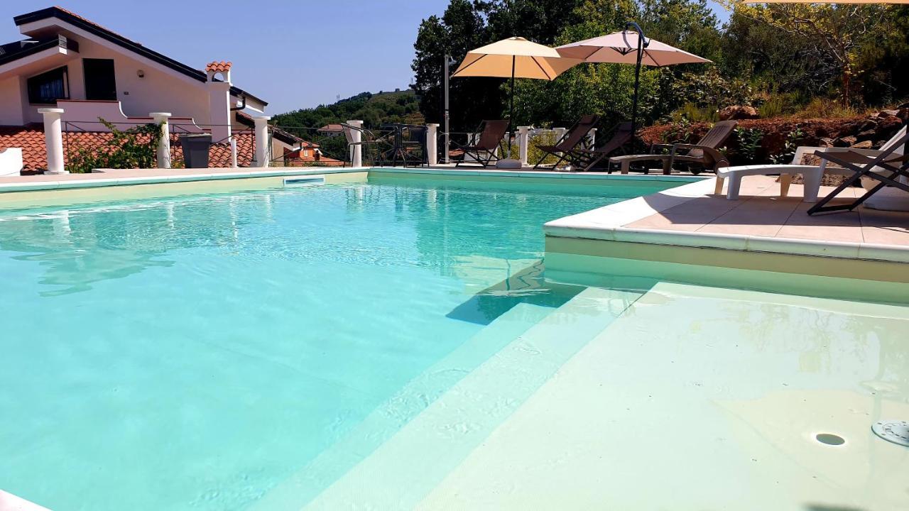 Villa Kiru 维博瓦伦蒂亚 外观 照片