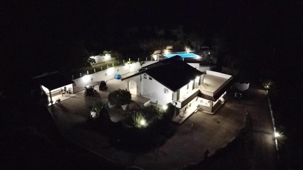 Villa Kiru 维博瓦伦蒂亚 外观 照片